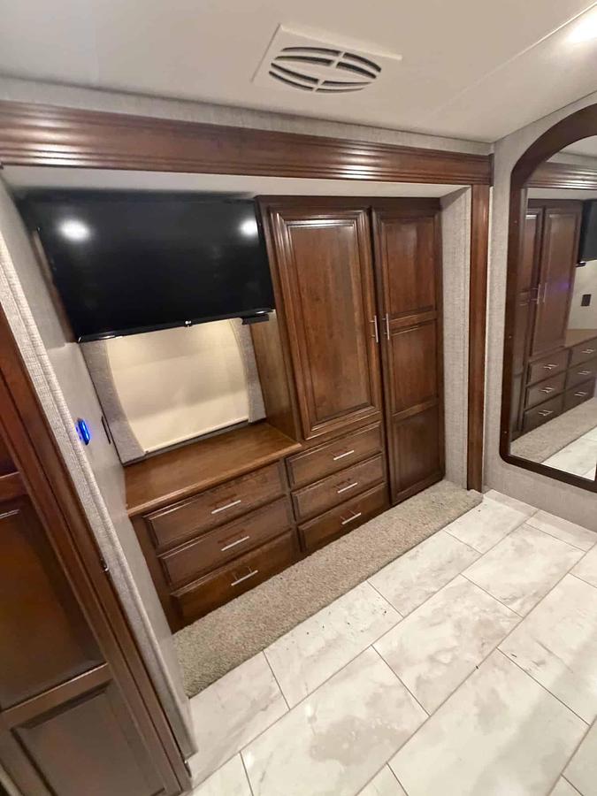 Used 2022 Forest River Berkshire 40F