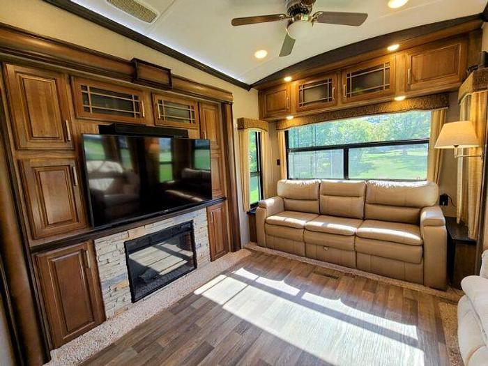 Used 2017 Keystone Montana Legacy 3661RL