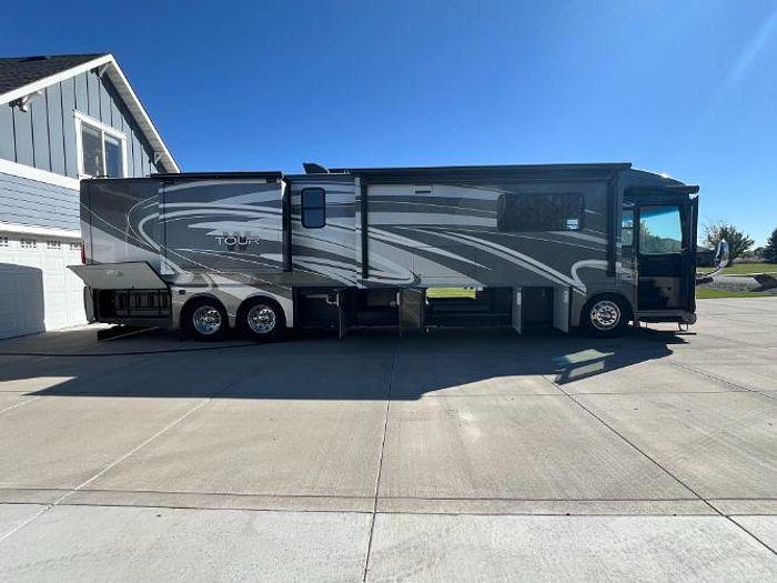 Used 2011 Winnebago Tour 42QD