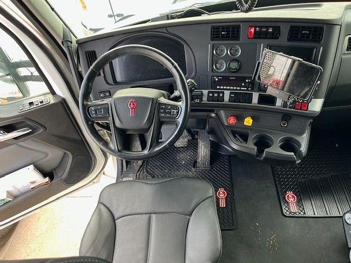 Used 2022 KENWORTH T880