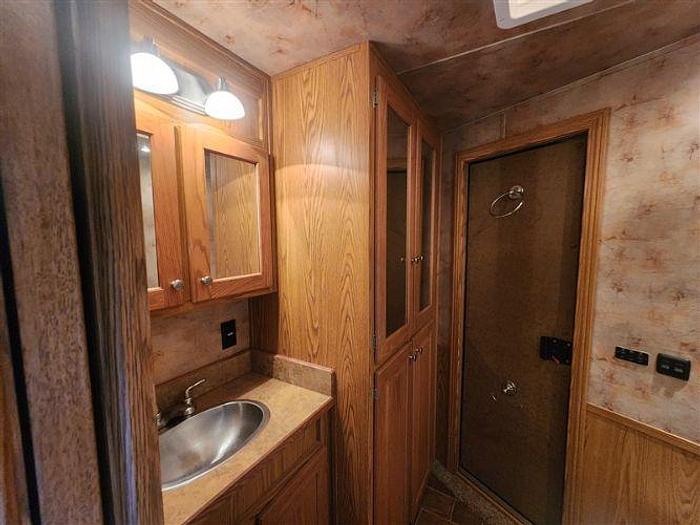 Used 2010 Merhow Aluma Star Three Horse Trailer with Living Quarters