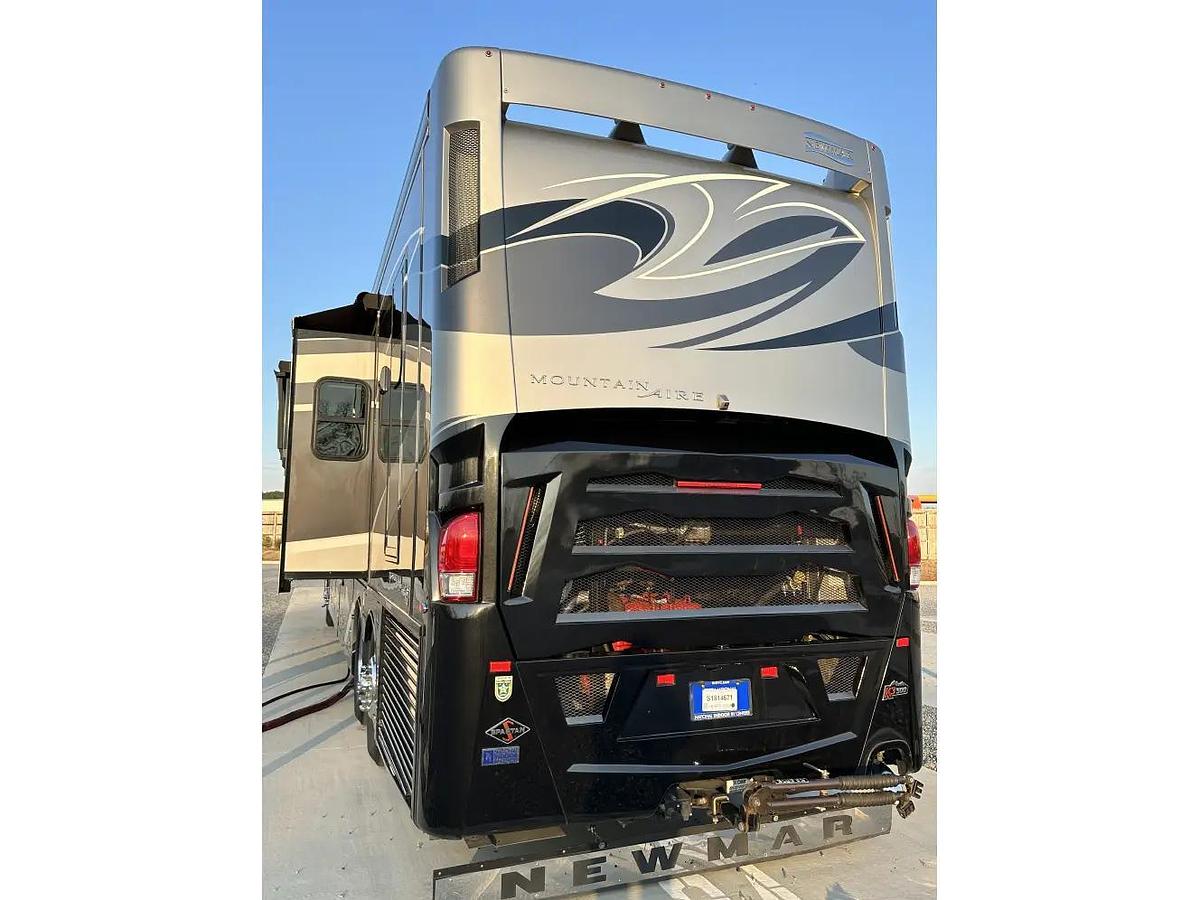 Used 2020 Newmar Mountain Aire 4569