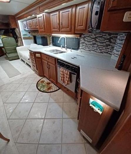 Used 2004 American Coach American Tradition 40J