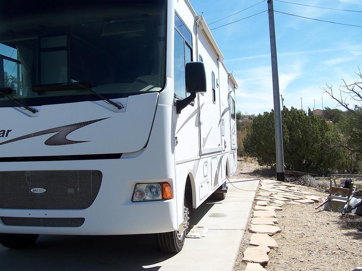 Used 2013 Itasca Sunstar 30T Class A Motorhome