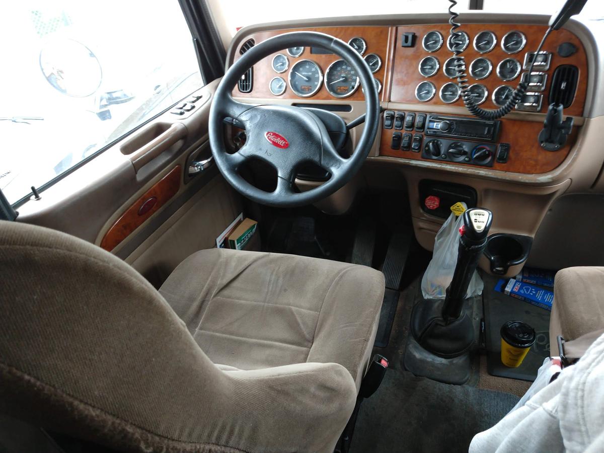 Used 2007 Peterbilt 386 Sleeper Semi Truck