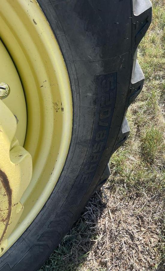 Used 2008 JOHN DEERE 7330 PREMIUM TRACTOR