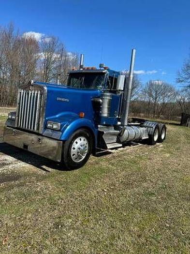 Used 2005 KENWORTH W900L