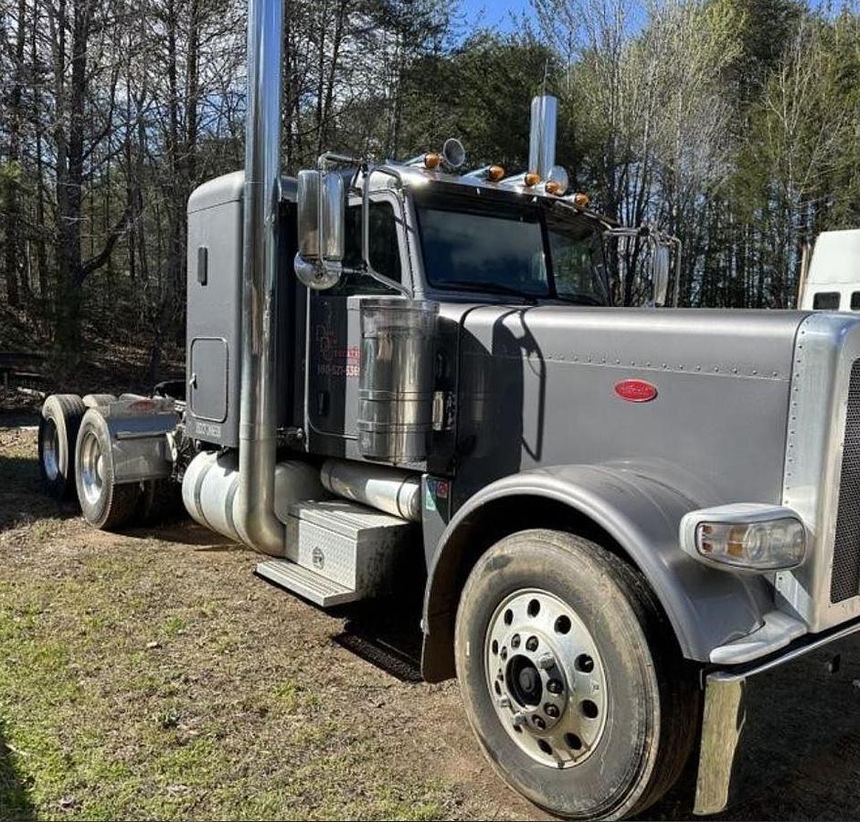 Used 2017 Peterbilt 389