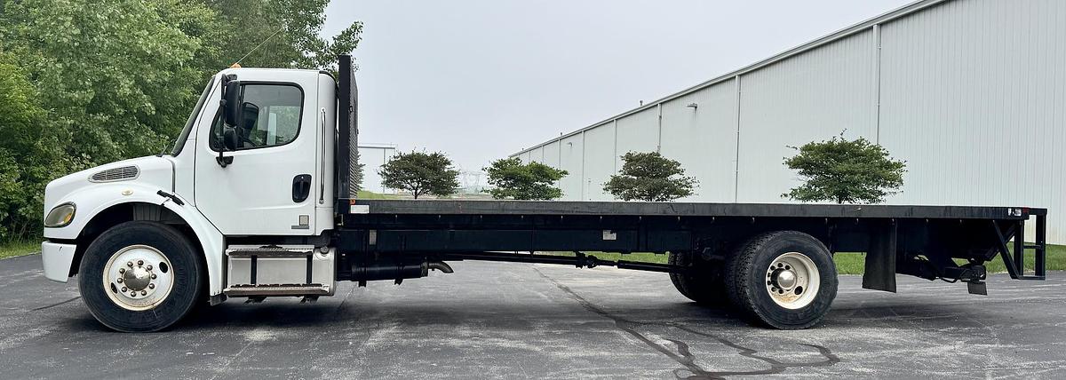 Used 2006 Freightliner M2 Flatbed