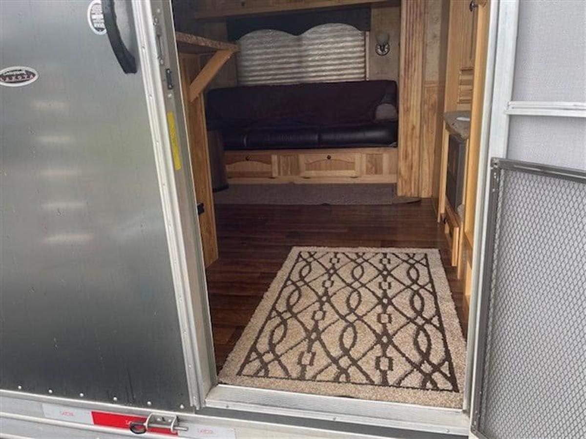 Used 2015 Lakota Charger 3 Horse Trailer with Living Quarters
