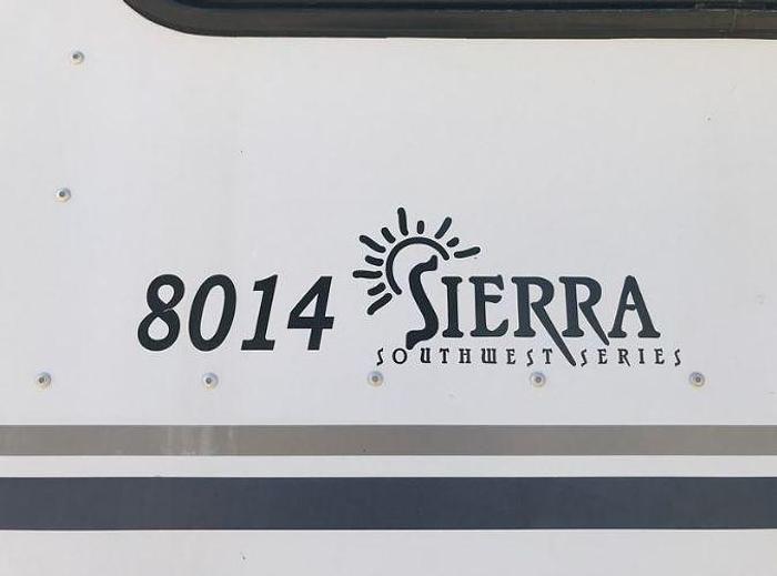 Used 2003 Sundowner Sunlite 725 Three Horse Trailer with Living Quarters