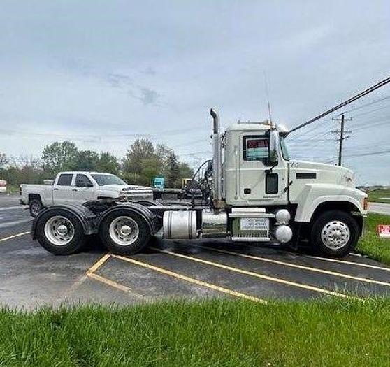 Used 2014 Mack PINNACLE CHU613