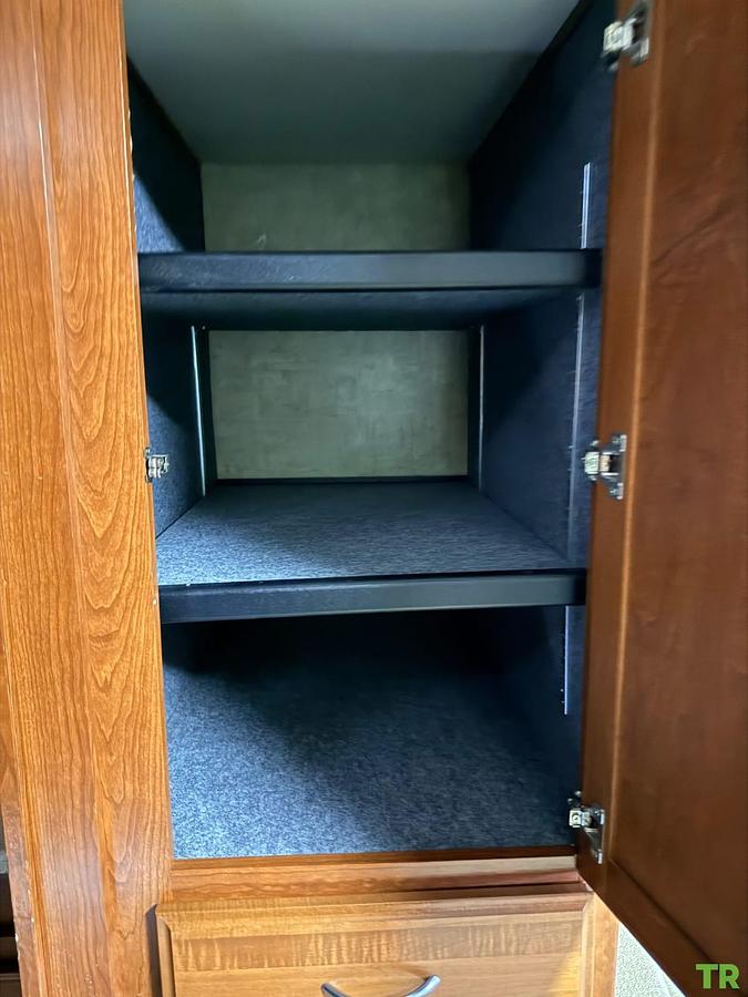 Used 2009 Fleetwood Expedition 38R Class A Diesel Pusher