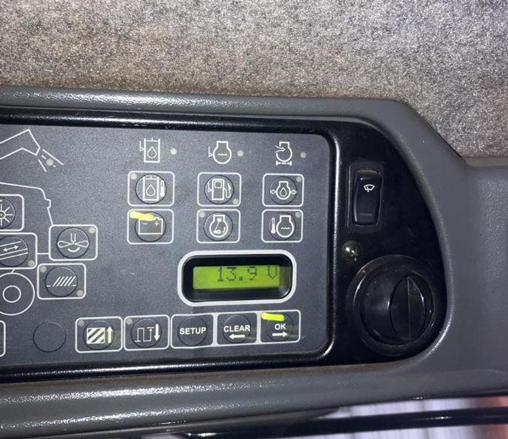 Used 2008 GLEANER R65 Combine