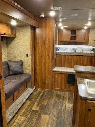 Used 2022 Lakota Colt 3 Horse Trailer