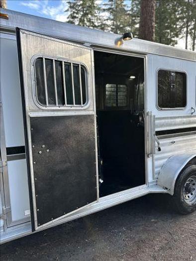 Used 2007 Cherokee Trailers Super Chief Horse Trailer with Living Quarters