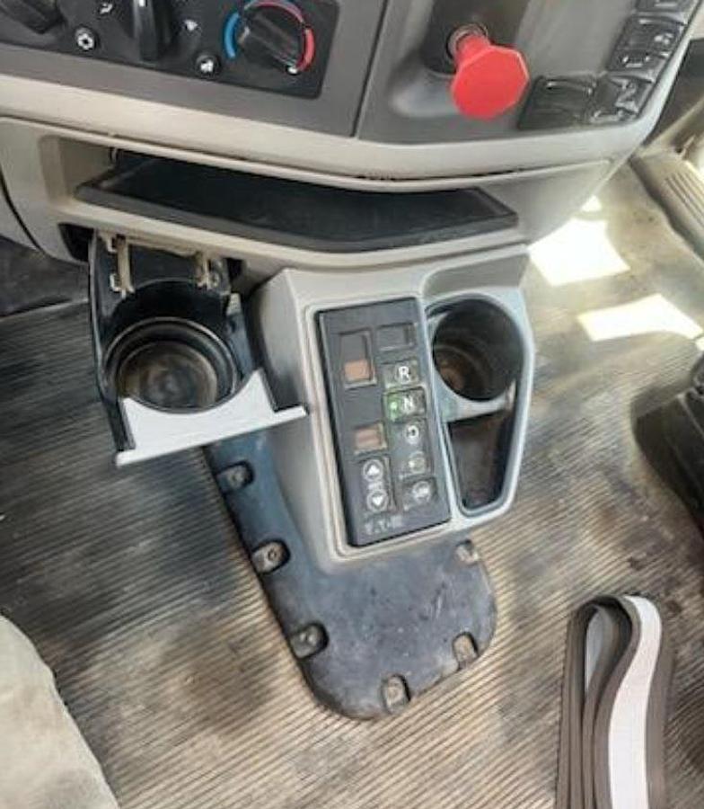 Used 2015 Peterbilt 587