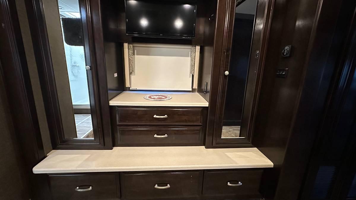 Used 2017 Thor Motor Coach Palazzo 36.1 Class A Motorhome