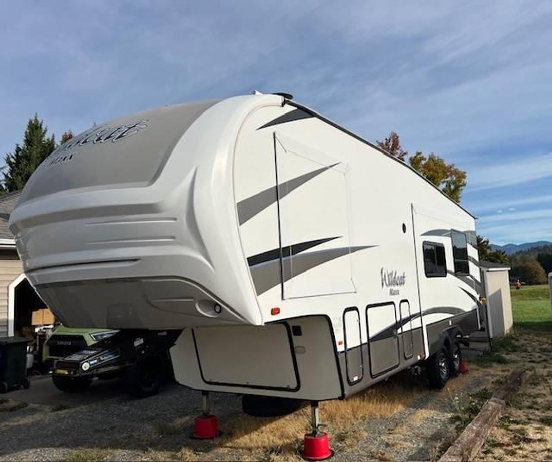 Used 2020 Forest River Wildcat Maxx 262RGX Fifth Wheel