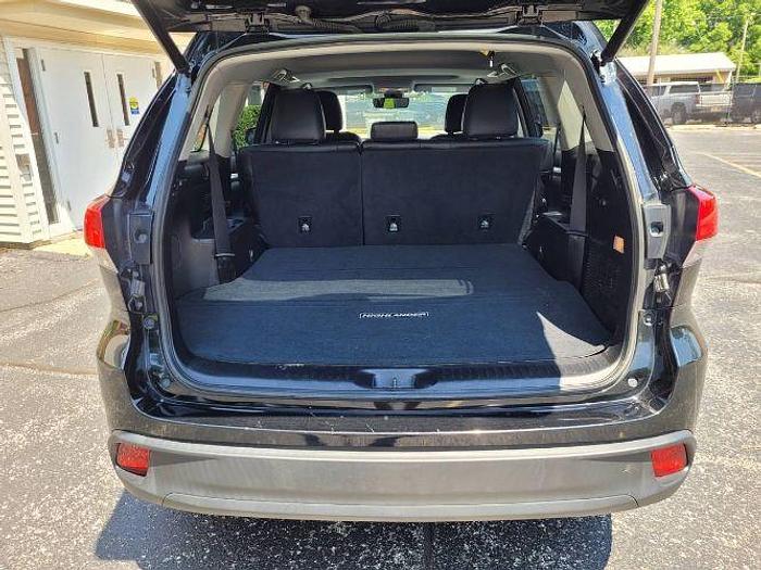 Used 2017 Toyota Highlander XLE AWD