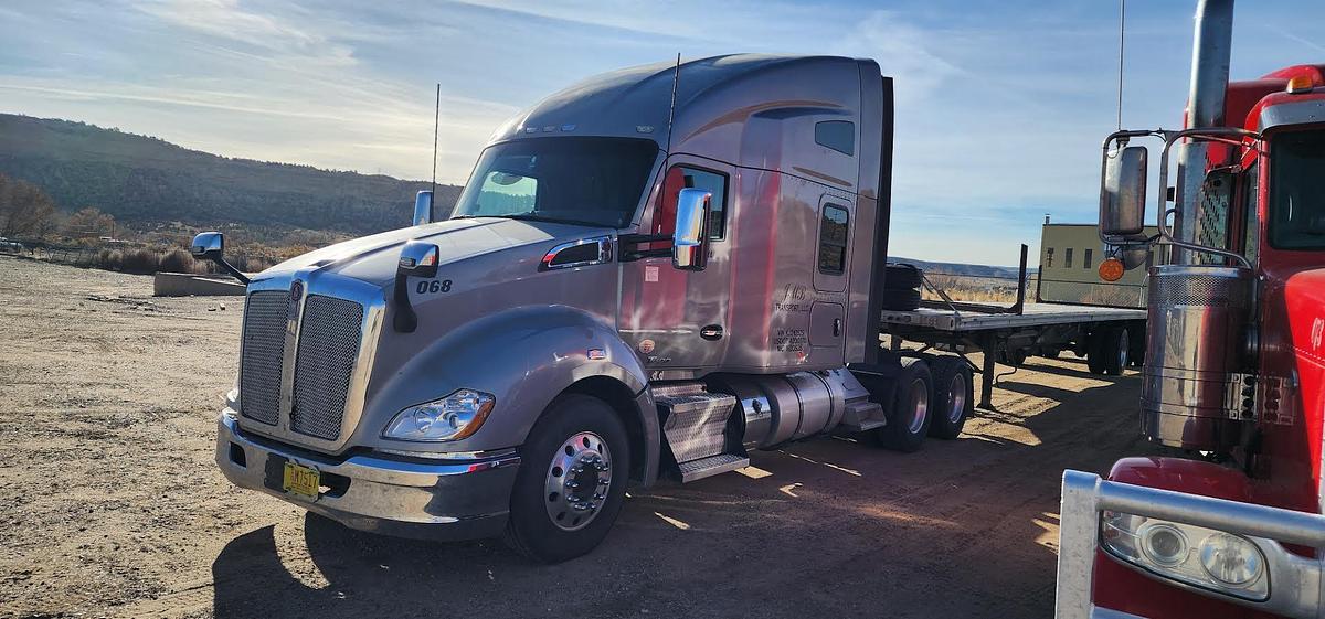 Used 2019 Kenworth T680 Conventional Sleeper Semi