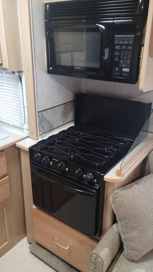 Used 2003 Itasca Sundancer 430V