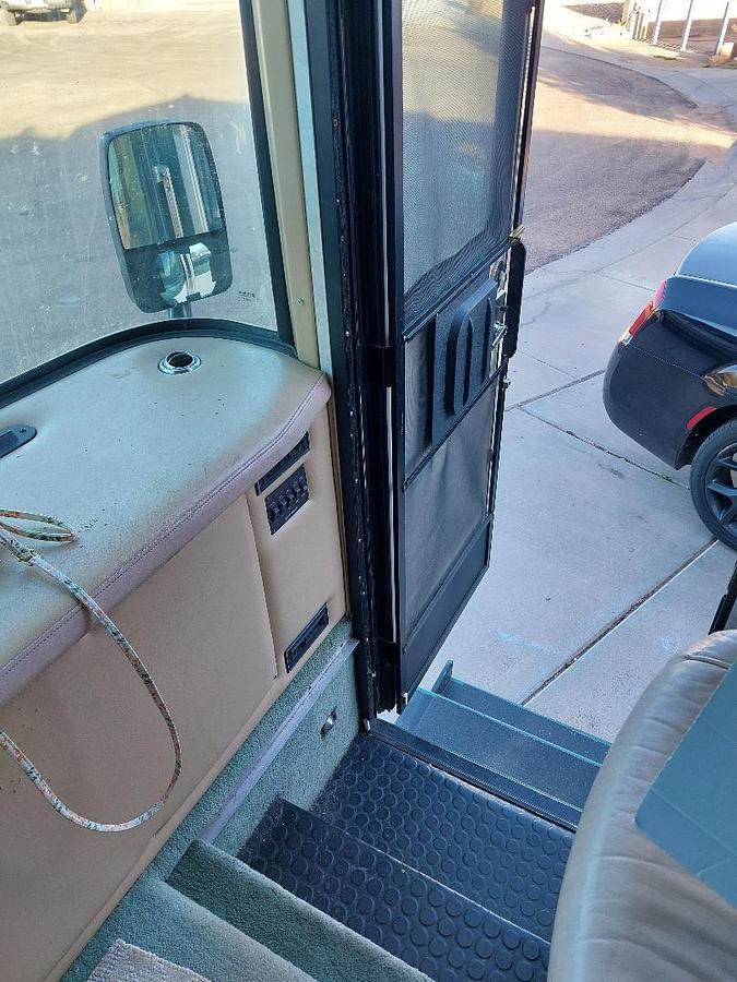 Used 1997 Country Coach Intrigue Class A Motorhome