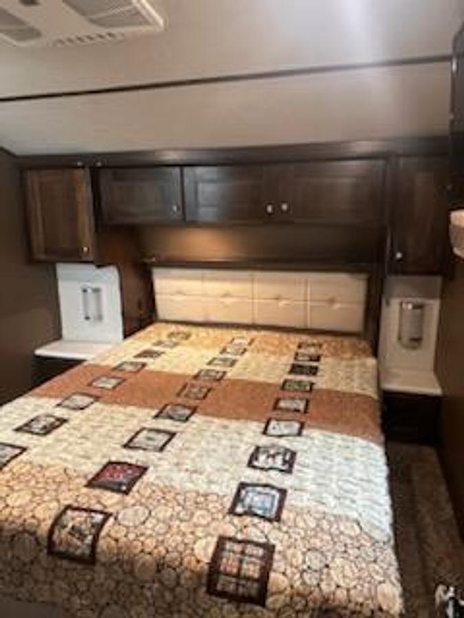 Used 2019 Vanleigh PineCrest 305RLP