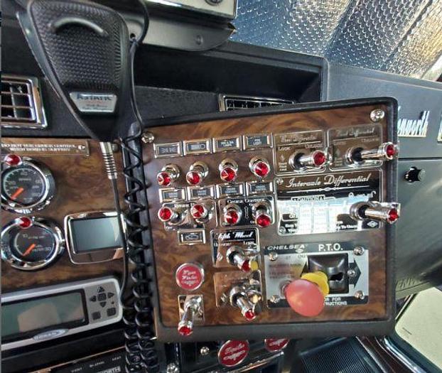 Used 1996 KENWORTH T800 and 2020 Great Dane Dry Van