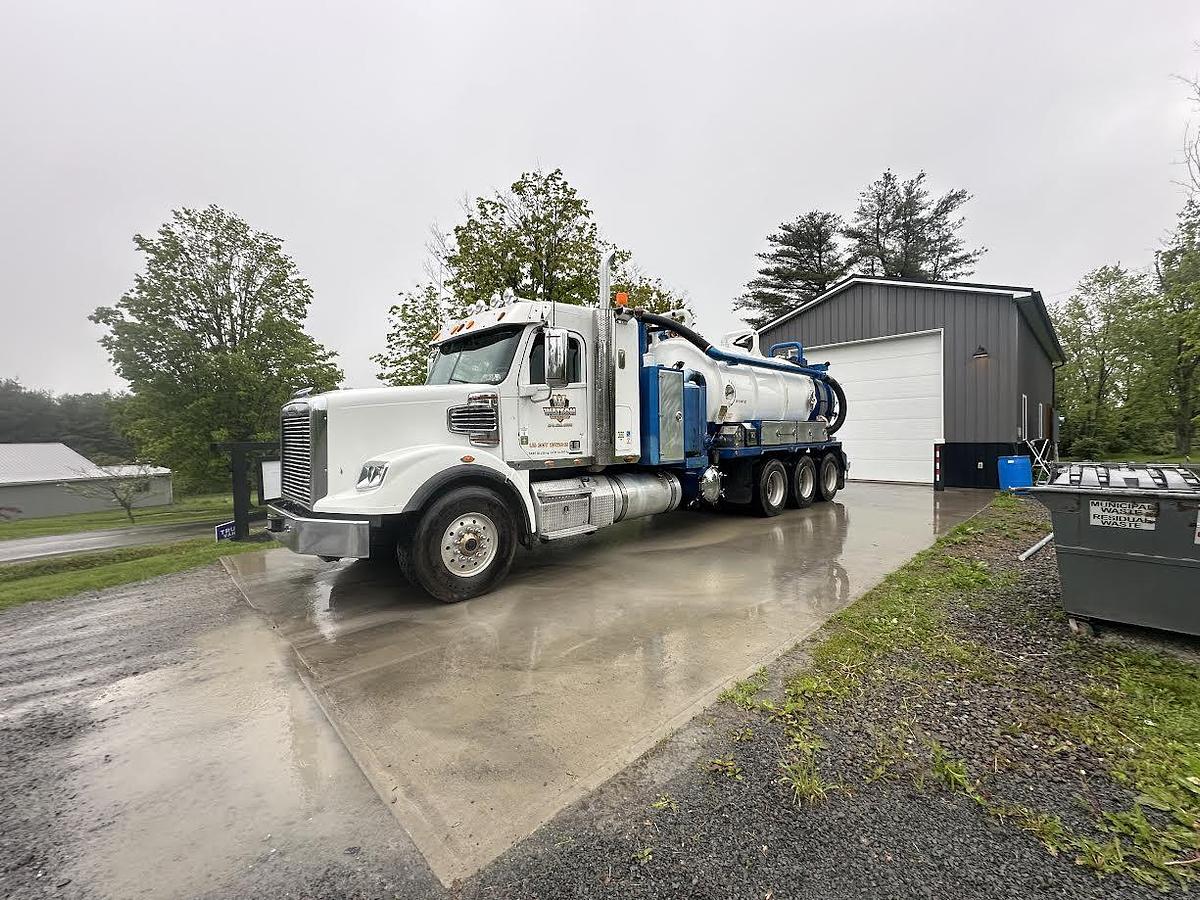 Used 2013 Freightliner Coronado