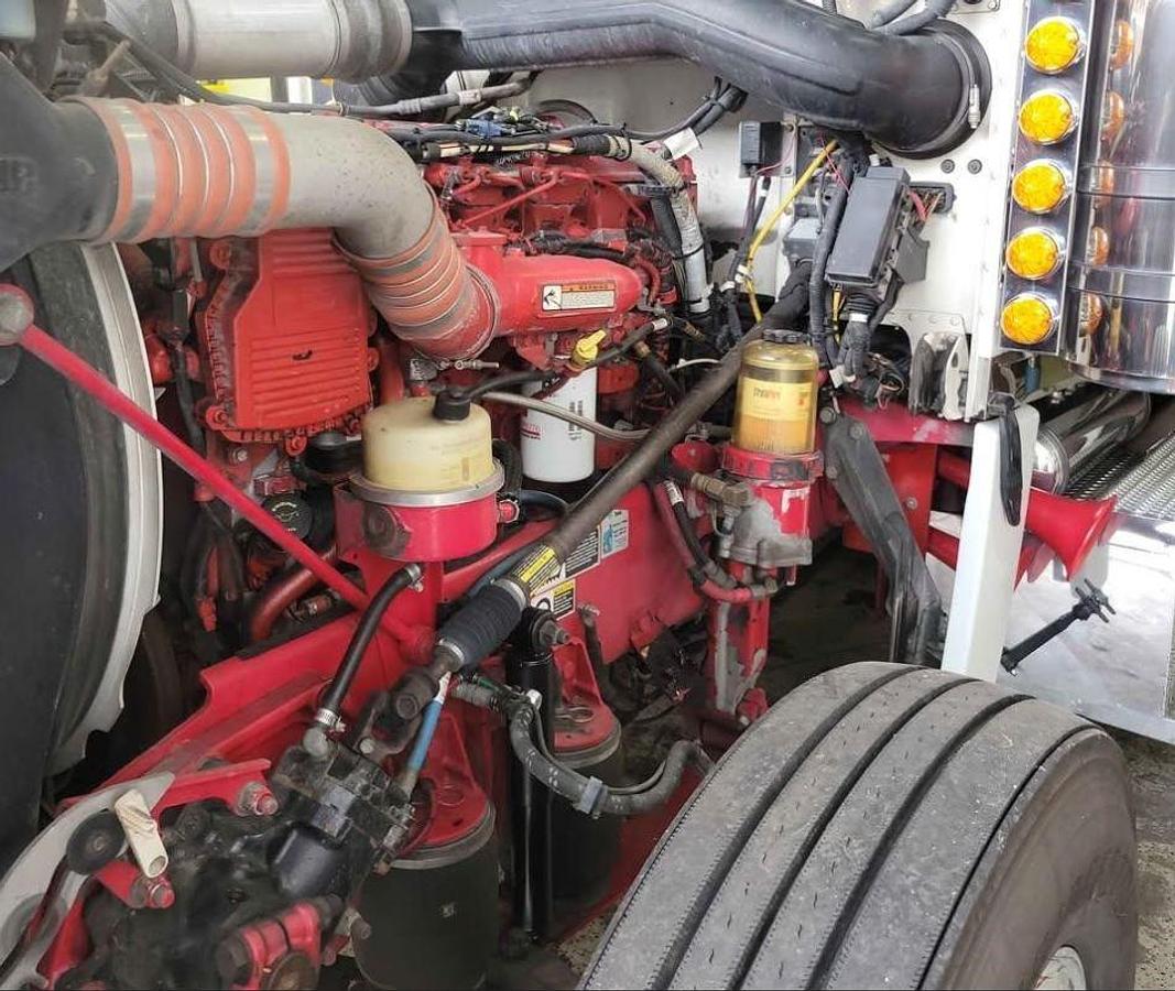 Used 2012 Peterbilt 389 Sleeper Semi Truck