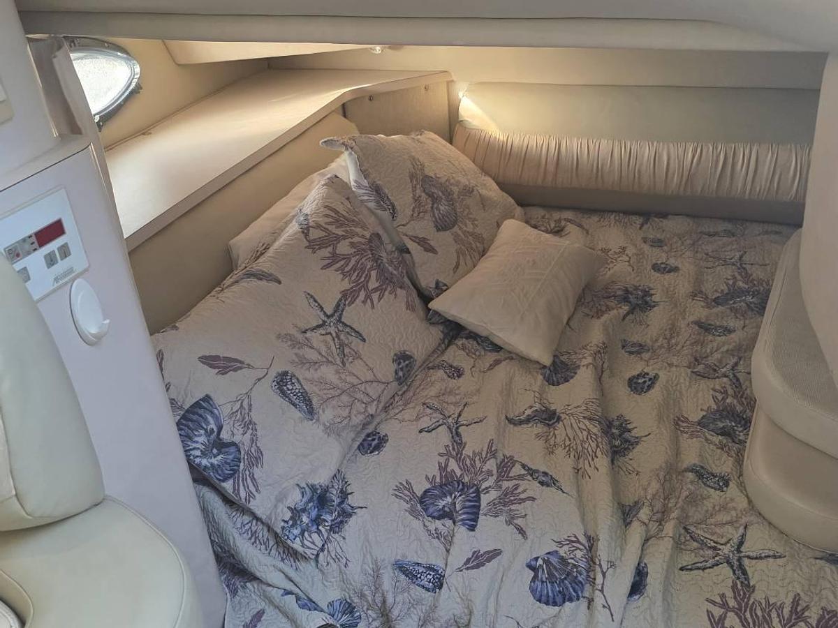 Used 1995 Regal 292 Commodore Express Cruiser