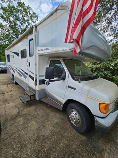 Used 2007 Fleetwood Tioga 31ft Class C Motorhome