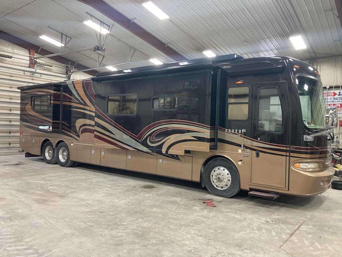 Used 2011 Monaco Camelot 43PKQ Class A Motorhome
