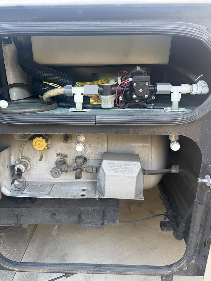 Used 2010 Winnebago Tour 40BD Class A Motorhome