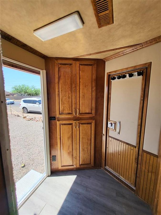 Used 2004 Sooner Horse Trailer