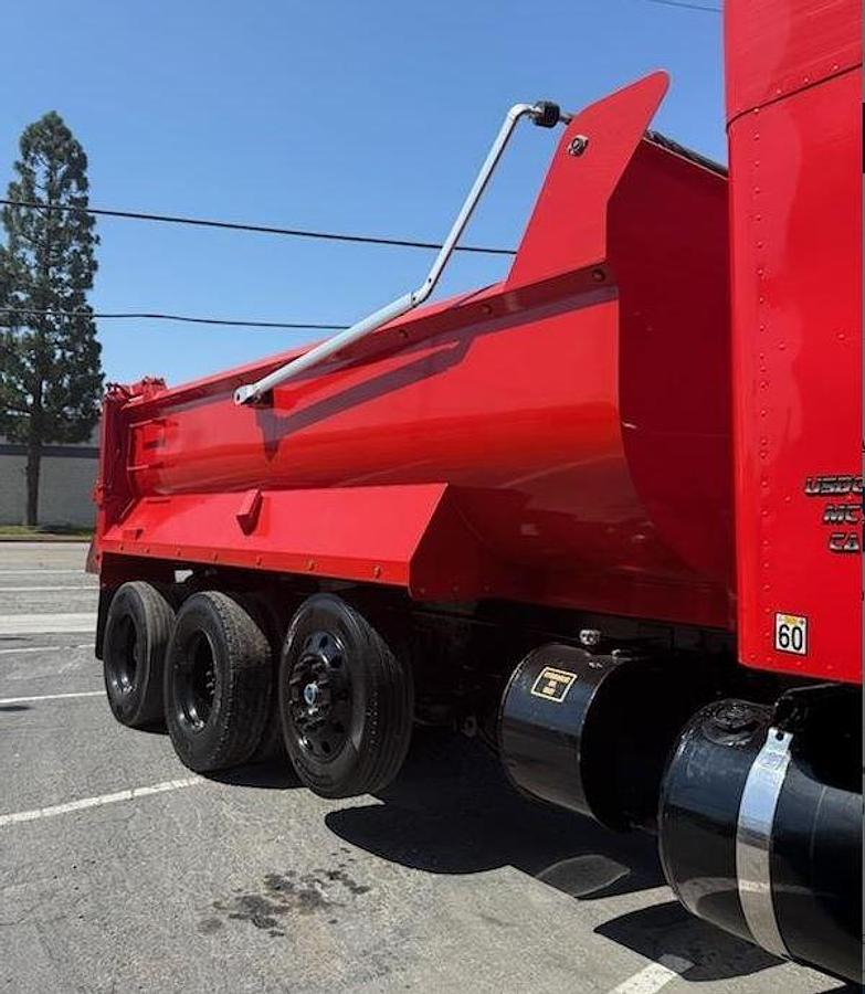 Used 2015 Peterbilt 579 End Dump Truck