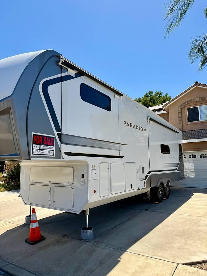 Used 2025 Alliance Paradigm 310RL Fifth Wheel