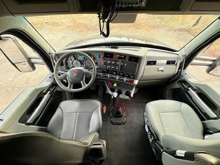 Used 2021 Kenworth T880 Sleeper Semi Truck