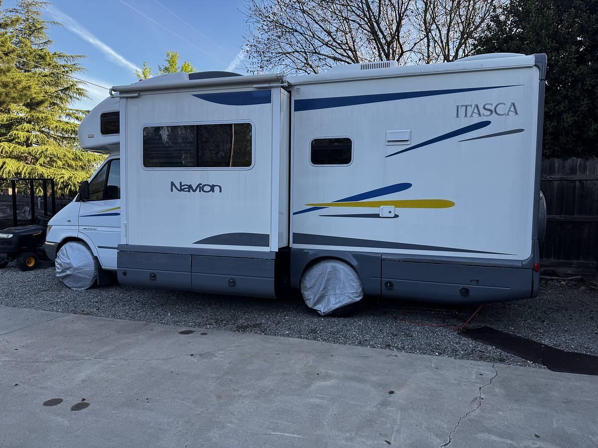 Used 2006 Itasca Navion 23H