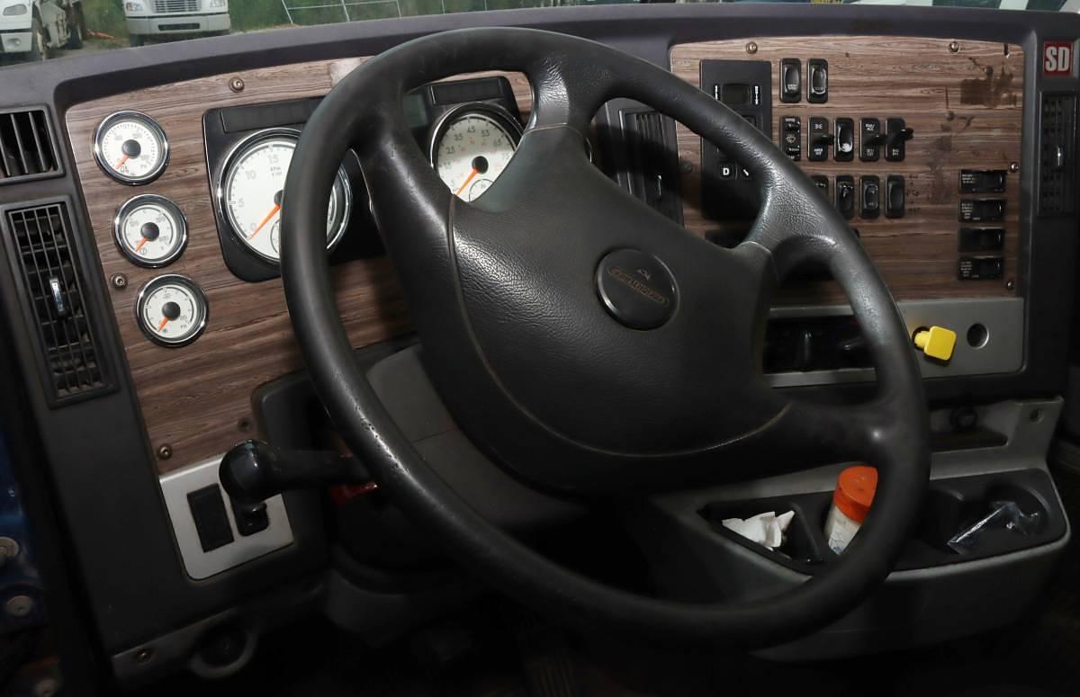 Used 2016 Freightliner 122 SD