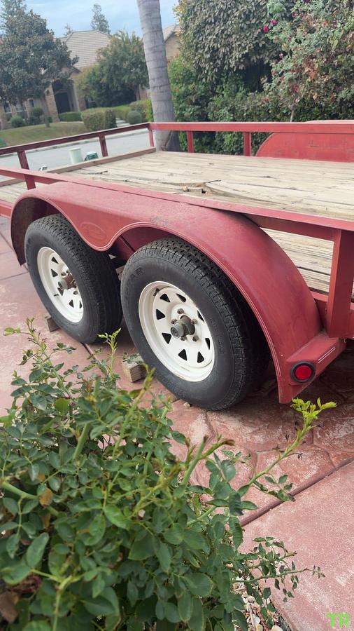 Used 2000 Load Trail Trailer