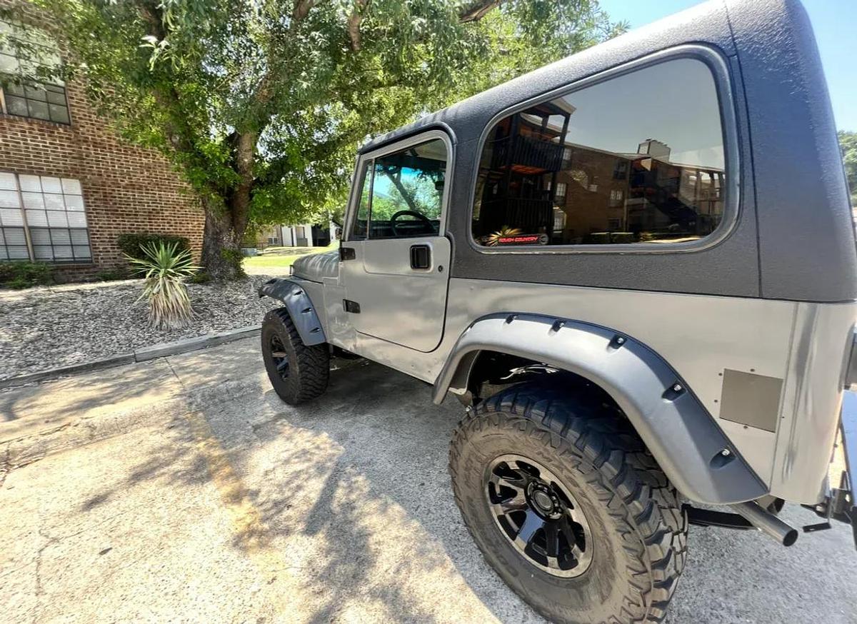Used 1987 Jeep Wrangler 4WD Laredo