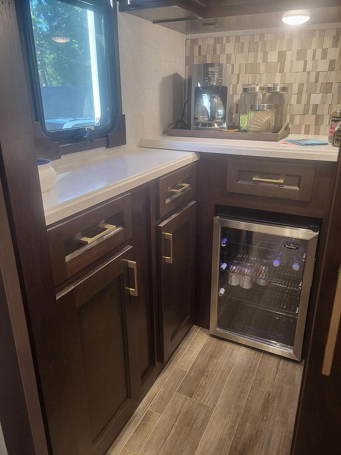 Used 2021 Forest River Palomino Columbus 1492 382FB