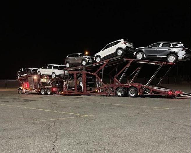 Used 2007 Peterbilt 379 and 2007 Cottrell 7510 Strap Trailer