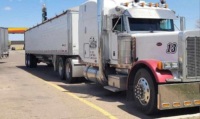 Used 2000 Peterbilt 379 Timpte Grain Hopper Trailer2000 PETERBILT 379 Sleeper Truck & 2023 Timpte Grain Hopper Trailer