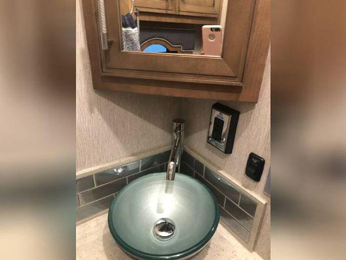 Used 2020 Newmar VENTANA 4037