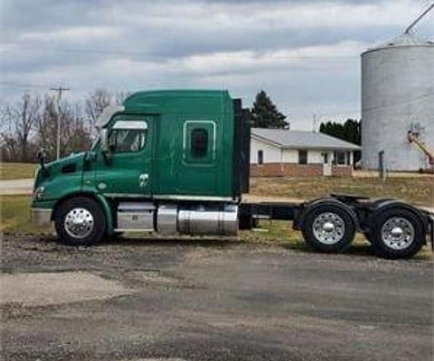 Used 2017 Freightliner Cascadia 113