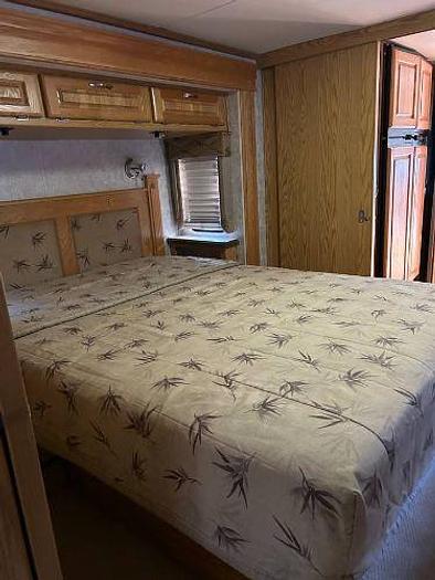 Used 2004 Holiday Rambler Endeavor