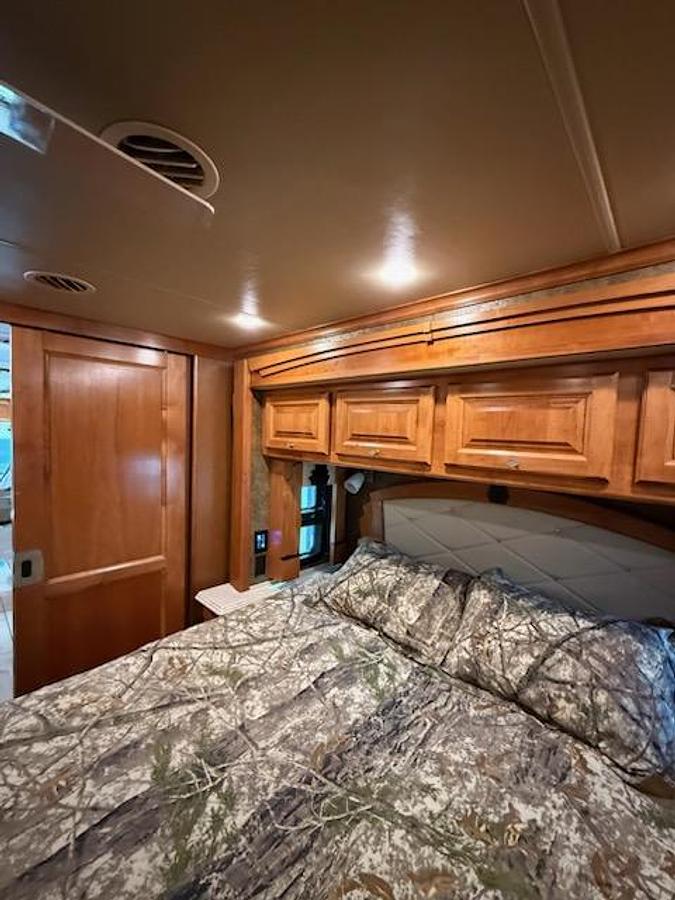 Used 2015  Tiffin Motorhomes Phaeton 42LH Class A Motorhome